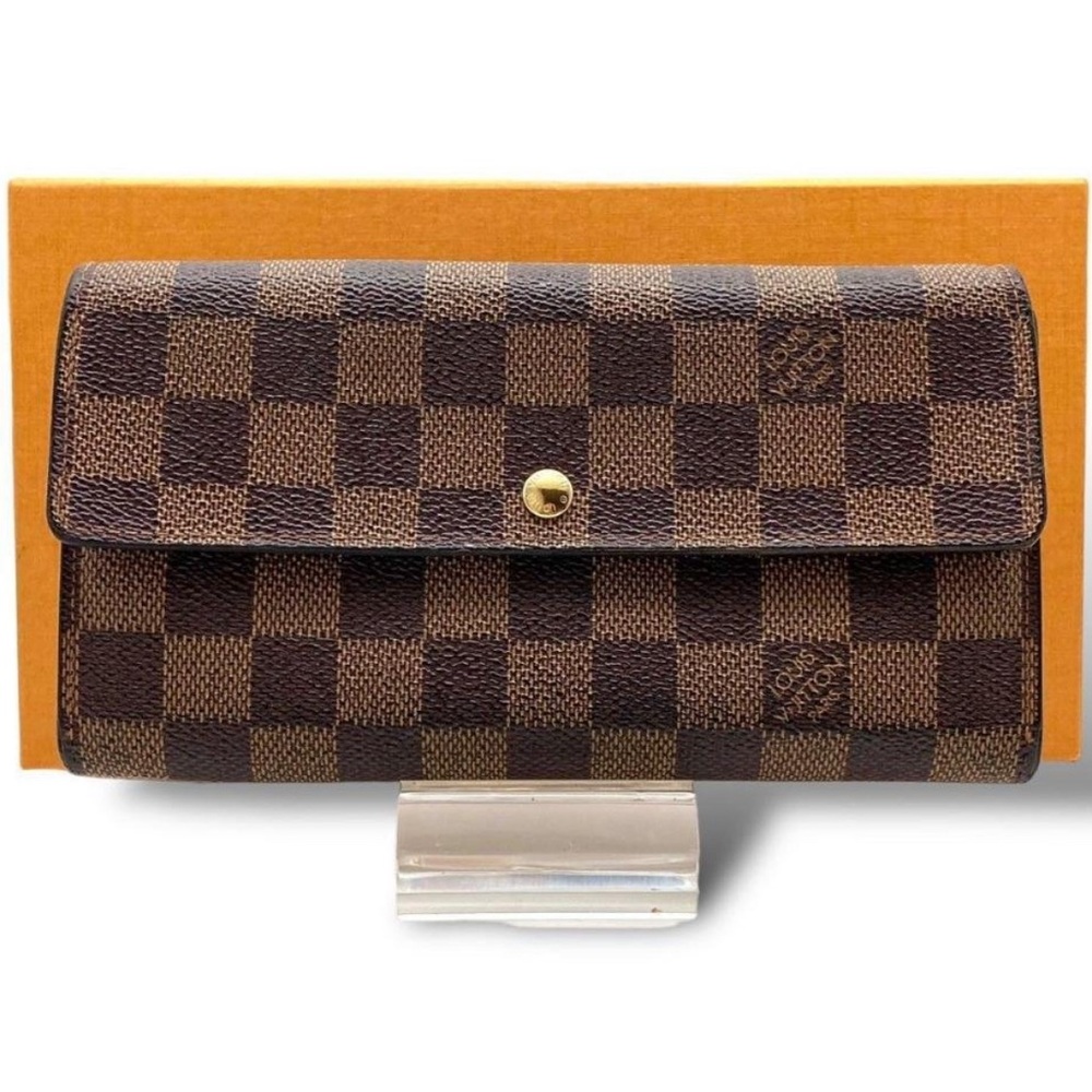 Authentic Louis Vuitton Sarah wallet